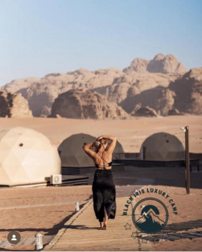 BlACK IRIS LUXURY CAMP